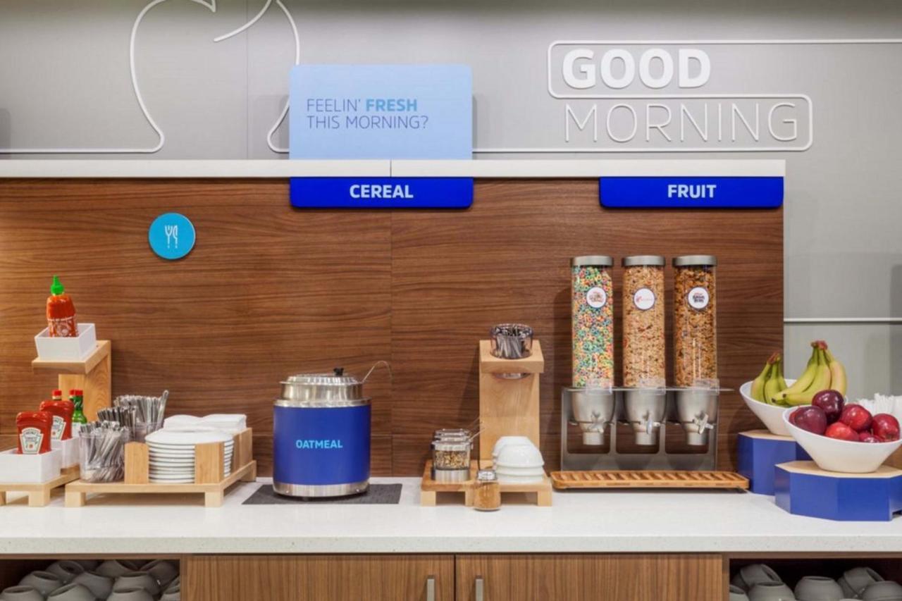 Holiday Inn Express La Plata By Ihg Ngoại thất bức ảnh