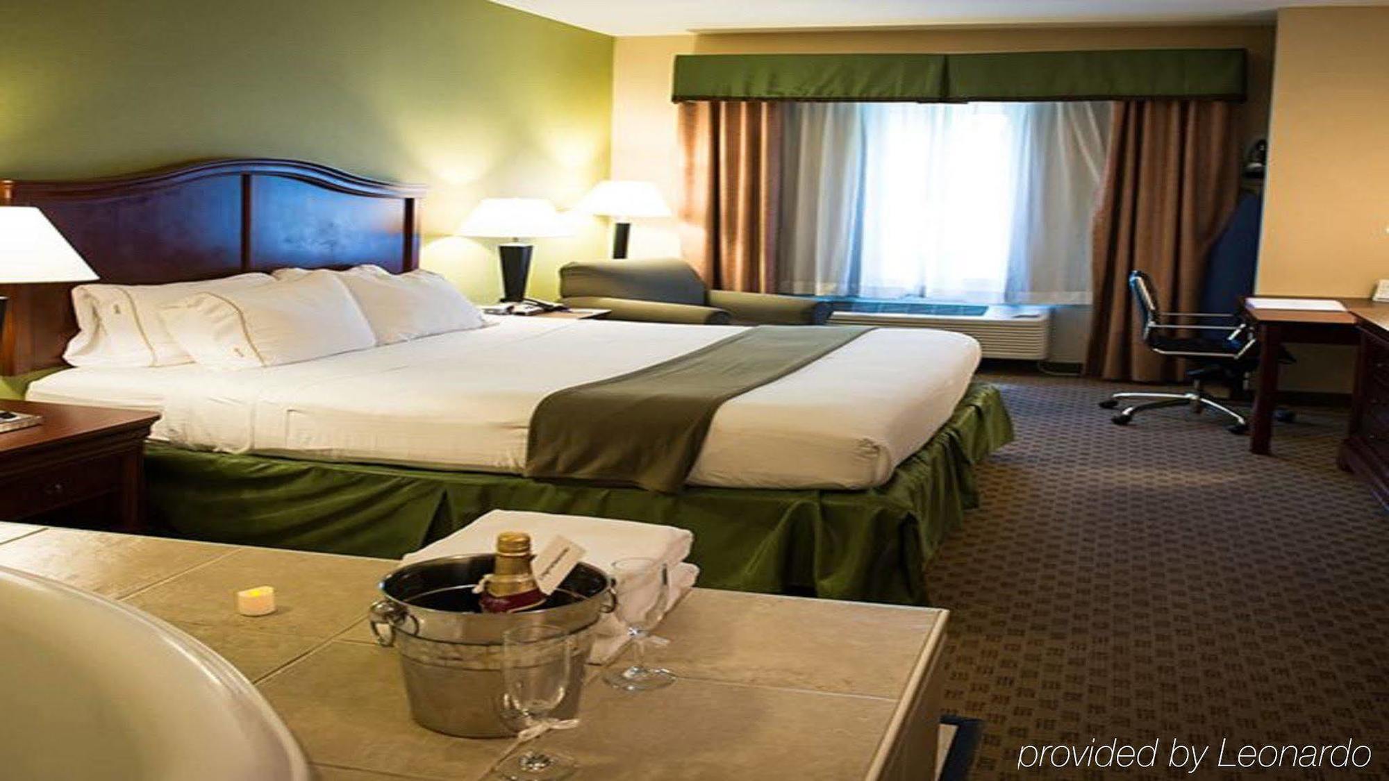 Holiday Inn Express La Plata By Ihg Ngoại thất bức ảnh